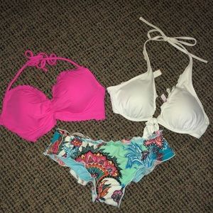 White top- 32C. Pink top- small. Bottoms-small